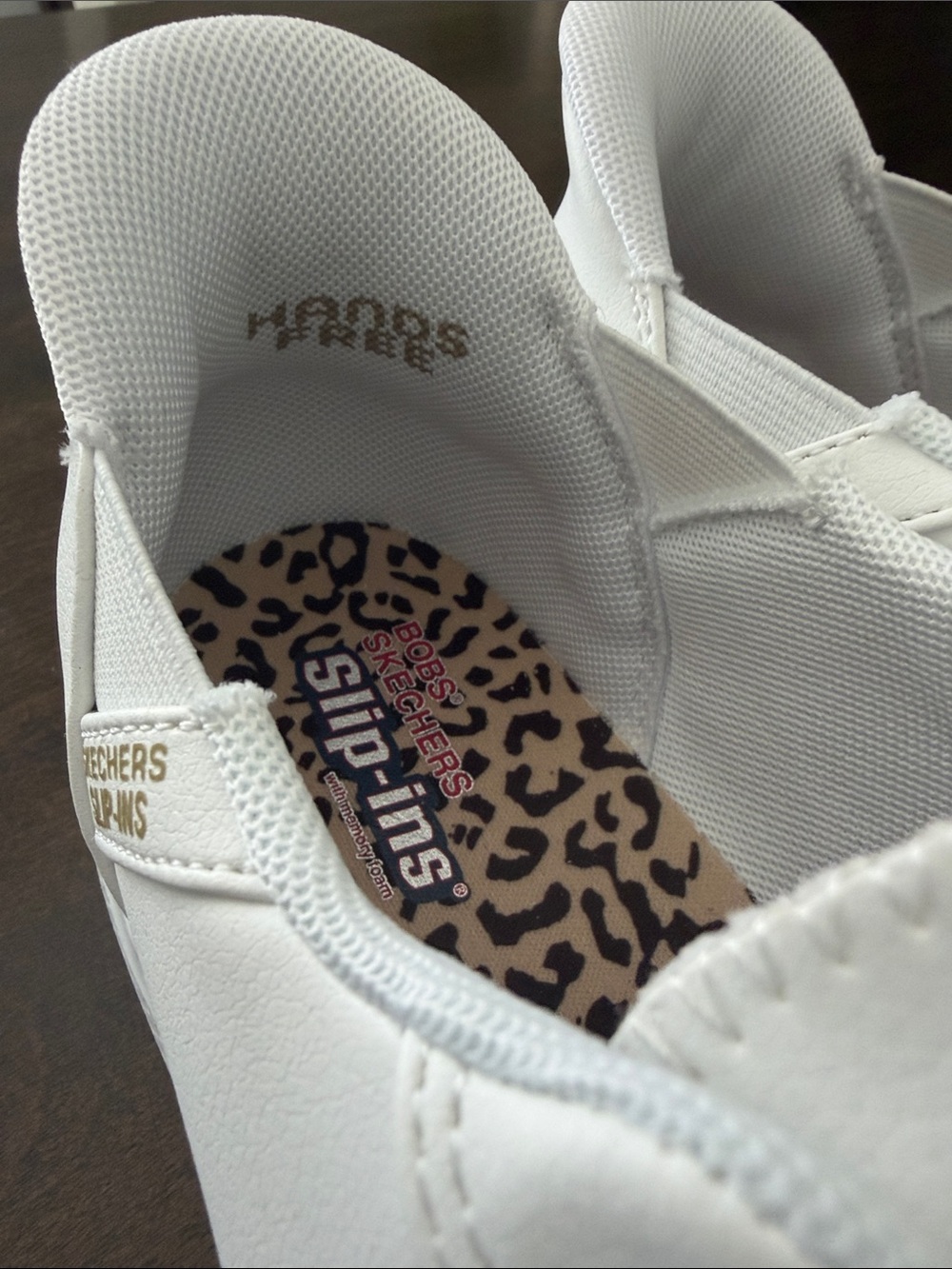 NWT Bobs Skechers White Low-Top Slip-On Sneakers with Gold Eyelets Size 9 - Picture 3 of 6